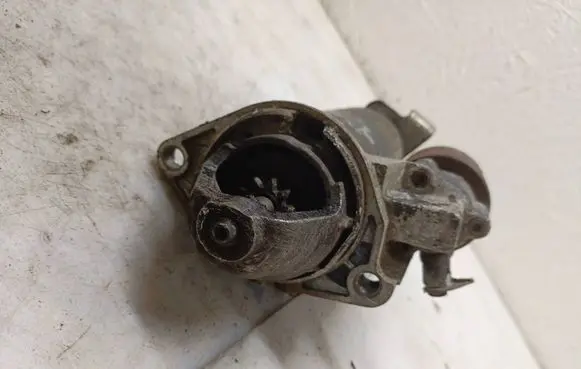 Opel Zafira A Starter motor 0001110115