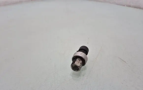 Opel Astra J Air conditioning (A/C) pressure sensor 13502759