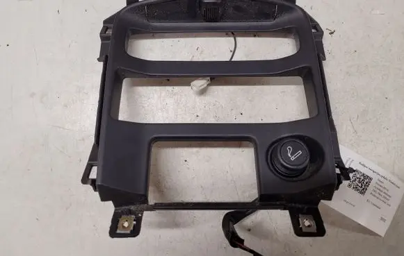 Radio/GPS head unit trim