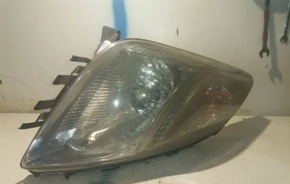 Toyota Prius (XW20) Headlight/headlamp