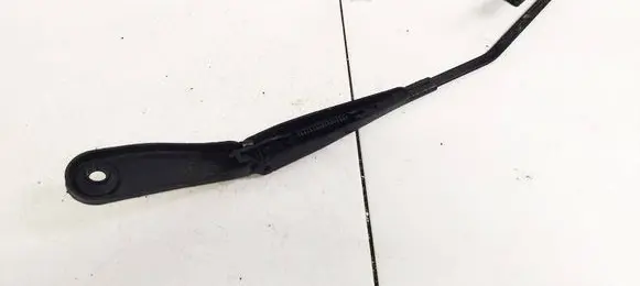 Volvo XC60 Front wiper blade arm 30753526