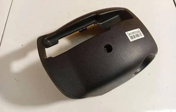 Hyundai i30 Steering wheel column trim