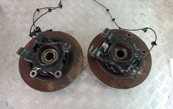 Mercedes-Benz Vito Viano W447 Front wheel hub