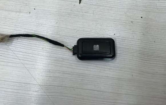 Peugeot 2008 II Rear seat light 9836897377