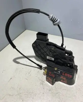 Volvo V50 Front door lock 30699439