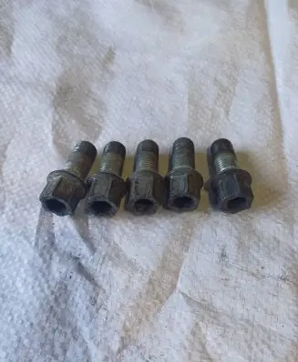 Volkswagen PASSAT B8 Nuts/bolts 