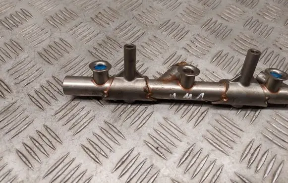 Audi Q7 4M Fuel main line pipe 06E089AH