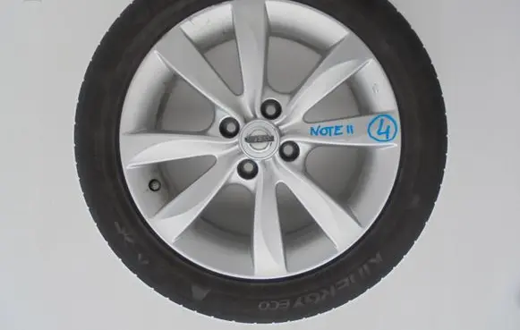 Nissan Note (E12) R15 summer tire 