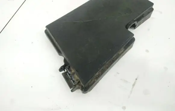Volvo V50 Fuse box cover 30728013