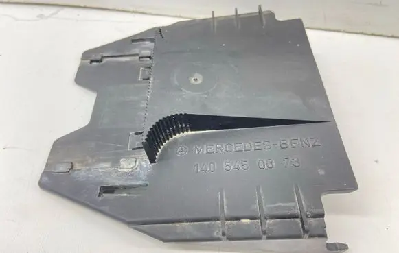 Mercedes-Benz S W140 Fuse box cover 1405450073