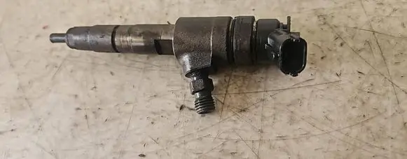 Peugeot 207 Fuel injector 0445110340