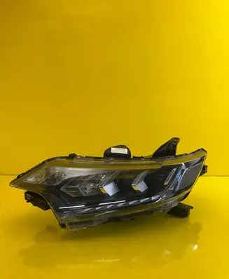 Mitsubishi Outlander Headlight/headlamp 8301D3-31