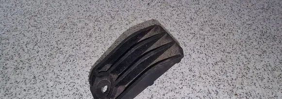BMW 5 E39 Radiator mount bracket 2247896