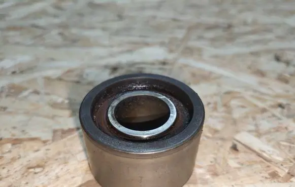 Volvo XC60 Timing belt tensioner pulley 8692561
