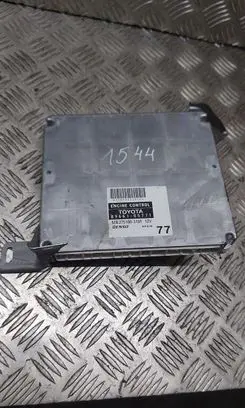 Toyota Avensis T250 Engine control unit/module 8966105771 MB2751003101