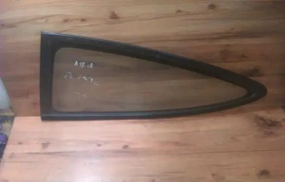 Mazda 323 Rear side window