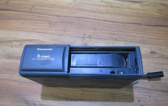 Audi A6 S6 C4 4A CD/DVD changer 
