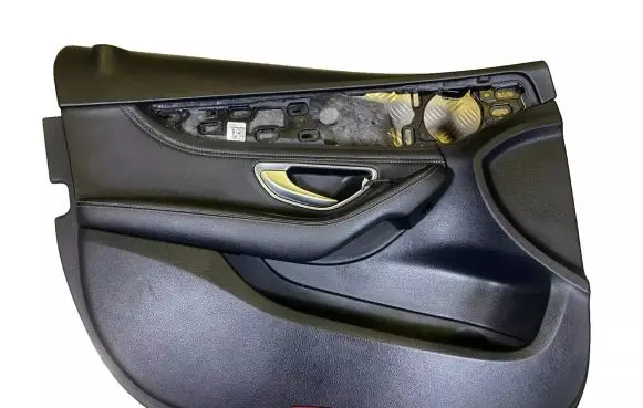 Mercedes-Benz C W205 Front door card panel trim