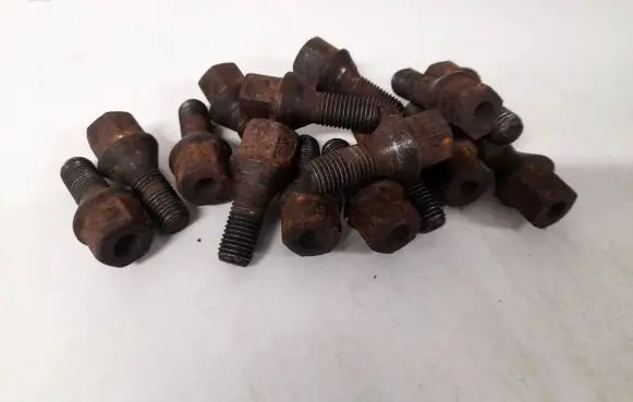 Nuts/bolts