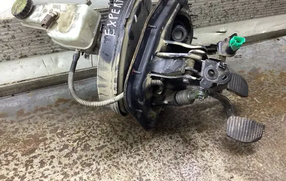 Peugeot Expert Brake booster