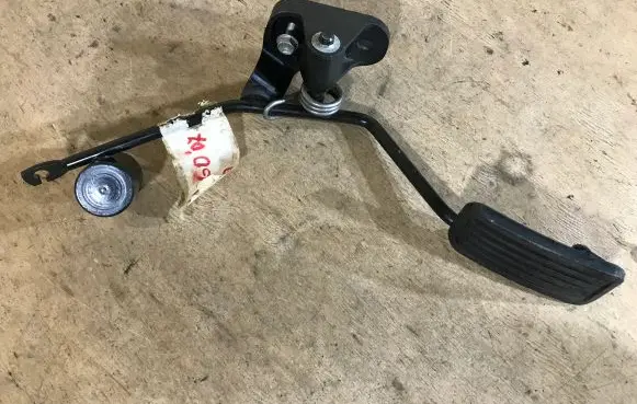 Toyota Aygo AB10 Accelerator throttle pedal 1016192 1016500