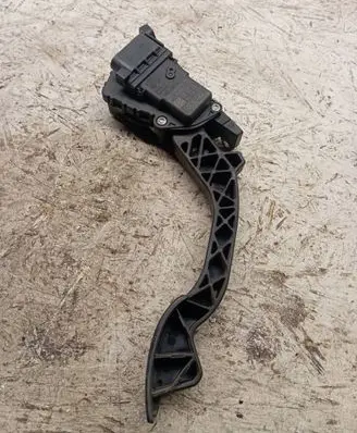 Ford C-MAX I Accelerator throttle pedal 3M519F836AF 6PV00864110