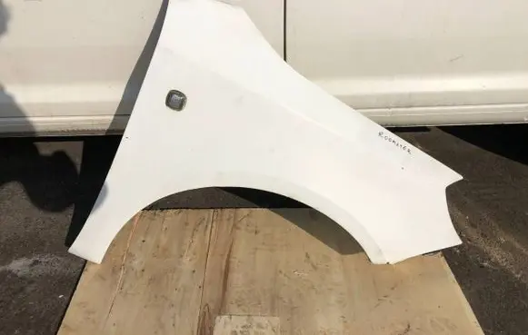 Skoda Roomster (5J) Fender