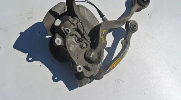 BMW 6 E63 E64 Front wheel hub spindle knuckle