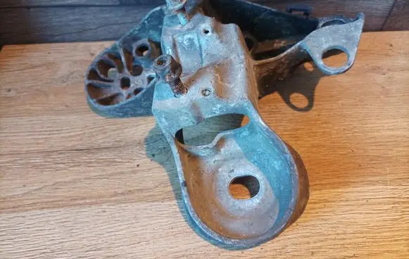 Audi A6 S6 C6 4F Engine mounting bracket
