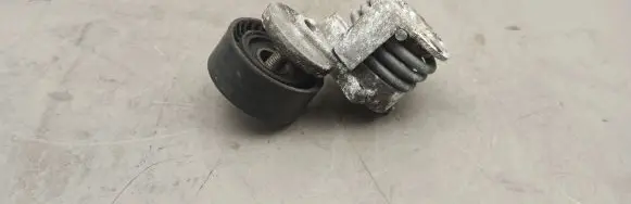 BMW 1 E81 E87 Alternator belt tensioner 7790447 10877912
