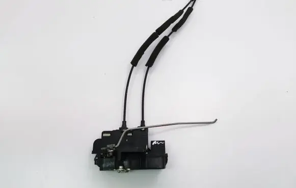 Chevrolet Captiva Front door lock