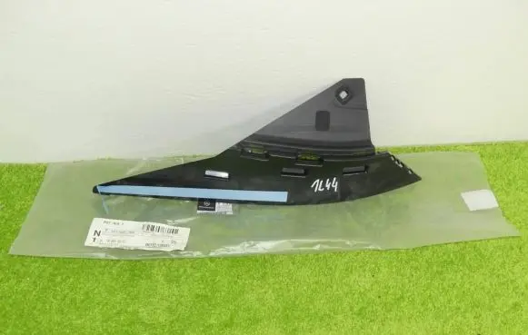 Mercedes-Benz CLA C118 X118 Front bumper mounting bracket 1188854900