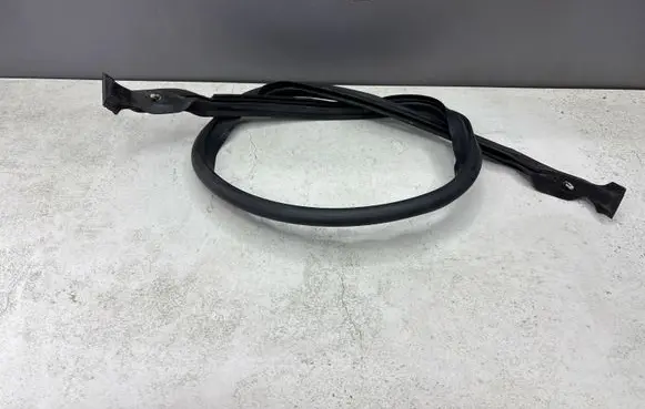BMW 5 E60 E61 Engine compartment rubber 