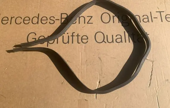 Mercedes-Benz E W211 Engine compartment rubber A2116280098