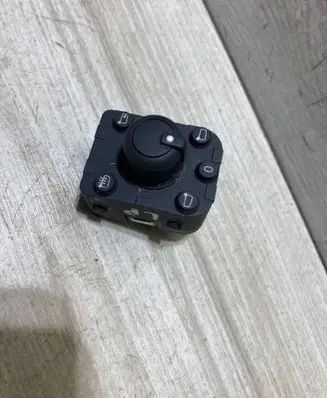 Audi Q3 F3 Wing mirror switch 4M0959565L