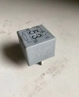 Volkswagen Touareg I Other relay 141951253B 20240072