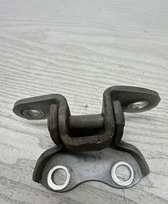 Toyota Avensis T270 Front door lower hinge 