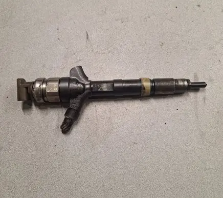 Toyota Avensis T250 Fuel injector 236700G010 12D11809