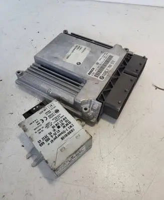BMW 3 E46 Engine control unit/module 7789572