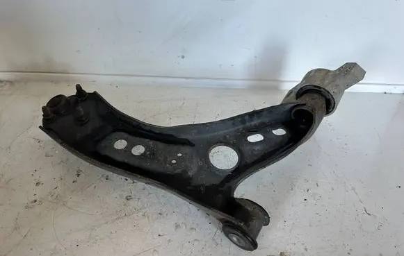 Volkswagen PASSAT CC Front lower control arm/wishbone 3C0199231E