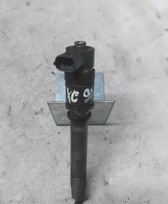Volvo XC90 Fuel injector 8658352