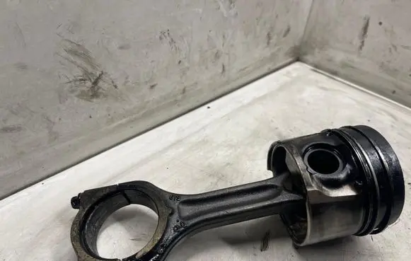 Peugeot 308 Piston with connecting rod 6190D
