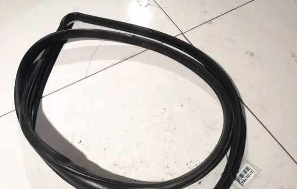 Honda Jazz Rubber seal front coupe door 