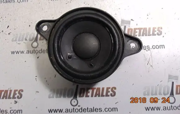 Mercedes-Benz E W211 Panel speaker A2118203002
