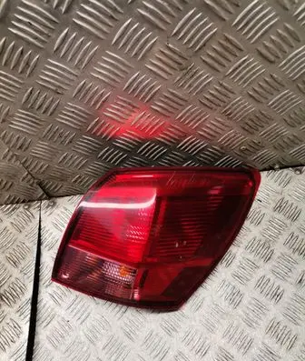 Nissan Qashqai Rear/tail lights 89070312