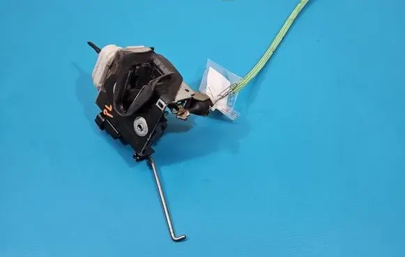 Audi A3 S3 8L Front door lock 8L1837015A IMPRK1520235