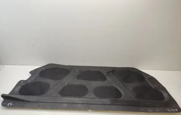 Engine bonnet/hood sound/heat insulation