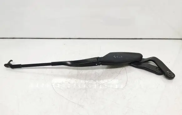 Mercedes-Benz E W211 Front wiper blade arm A2118200444
