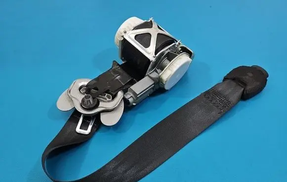 Hyundai Santa Fe Front seatbelt 888204Z500 IMPRK1565172