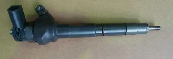 Volkswagen Amarok II Fuel injector 0445110647-KG